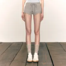 アメリカンレトロスタイルの女性用ショートパンツ【ハイウエスト・タイトフィット・夏用】