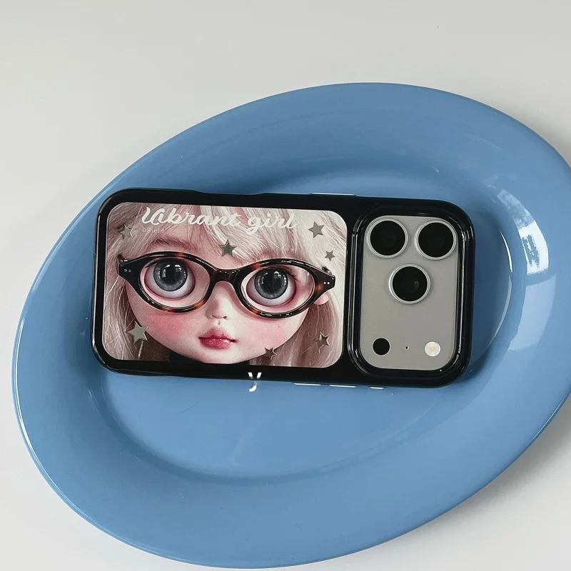 可愛いデザインのアンティーク人形風iPhoneケース：おもしろネタとデザインの実用性を徹底分析