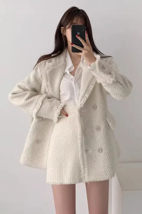 秋冬向けレトロデザインのダブルブレストツイードコート【厚手・翻訳襟】とハイウエストタイトスカート（セットアップ対応）