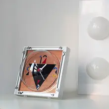 静音型のレトロデザイン バウハウススタイルのテーブルクロック【おしゃれなインテリア・リビング用】