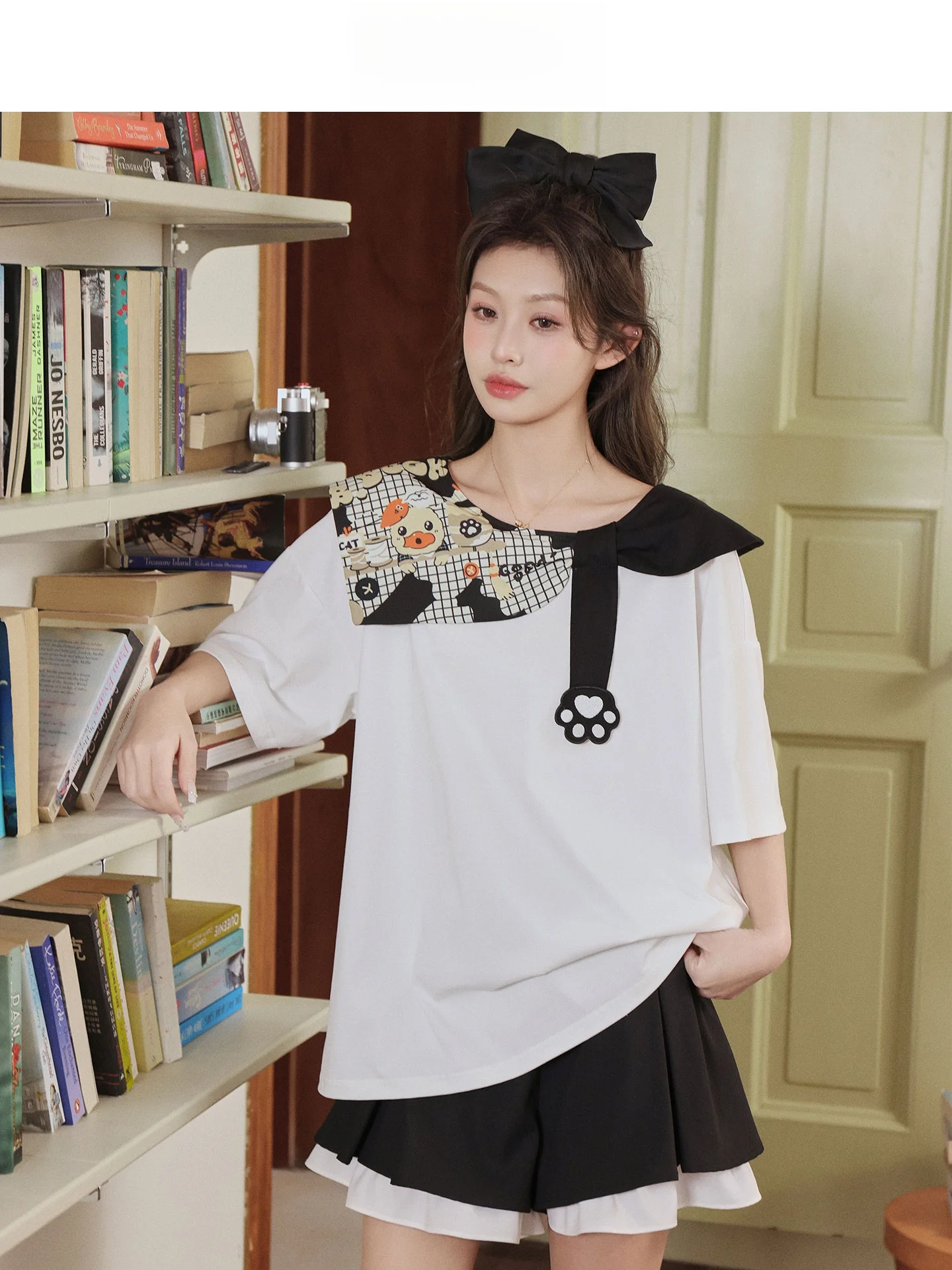 リメイクTシャツをワンピースに変える方法は？黒のポロ襟に猫のアップリケが可愛い夏のアイテムとは？