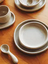 優しさを秘めたデザインの侘寂風手作り陶器プレート【和風・家庭用】