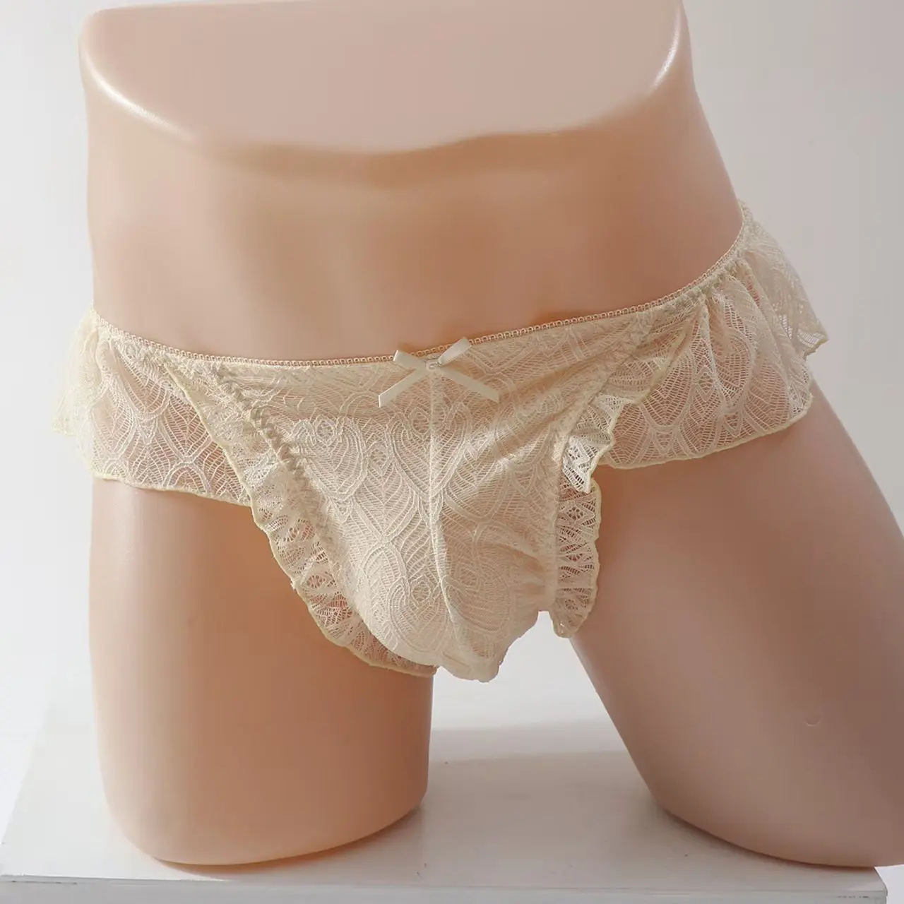男性用レースTバックパンツ：魅惑のレースエッジと包みポケット付きの機能性を徹底解説