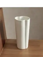 高級感あふれる白色陶磁器のフラワーベース【ローズアレンジメント用・リビング・ダイニングに最適】