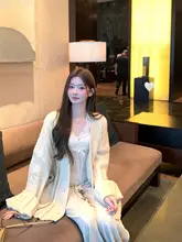 カジュアルな印象のカーディガン【秋冬用・ニット・カーキ色・フィット】