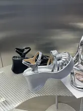 オープントゥのワイズヒールサンダル【厚底・リボン付き・ハイヒール・通気性】