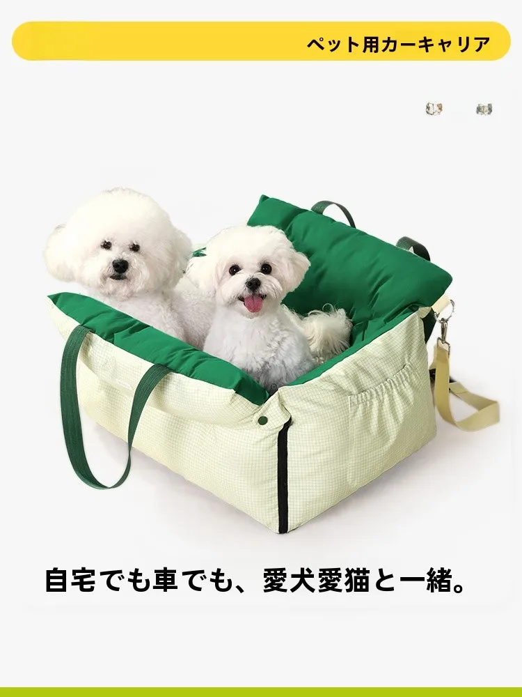車載用ペットハウス：小型犬・猫用の四季対応ドーム型ベッドの実用性と選び方