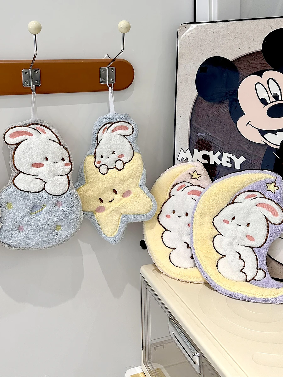かわいいキャラクター付き子供用タオル：厚手で速乾の壁掛けタイプがおすすめ