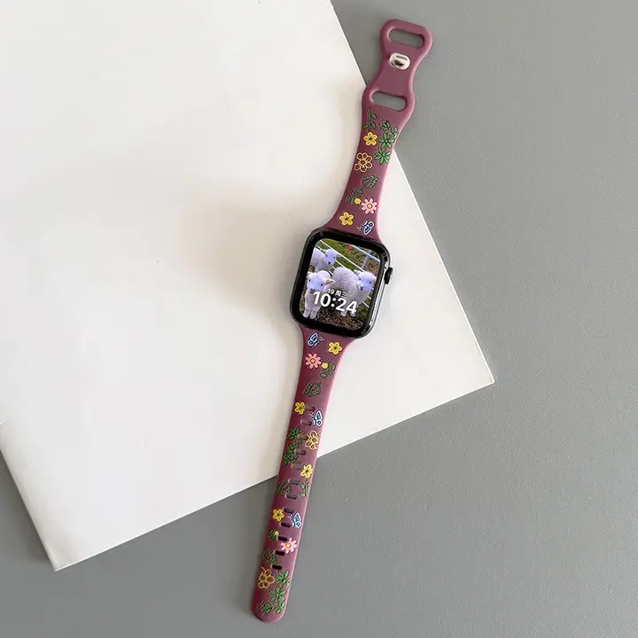 蝶々彫刻の花デザインシリコンバンド【Apple Watch対応・極上の柔らかさ】