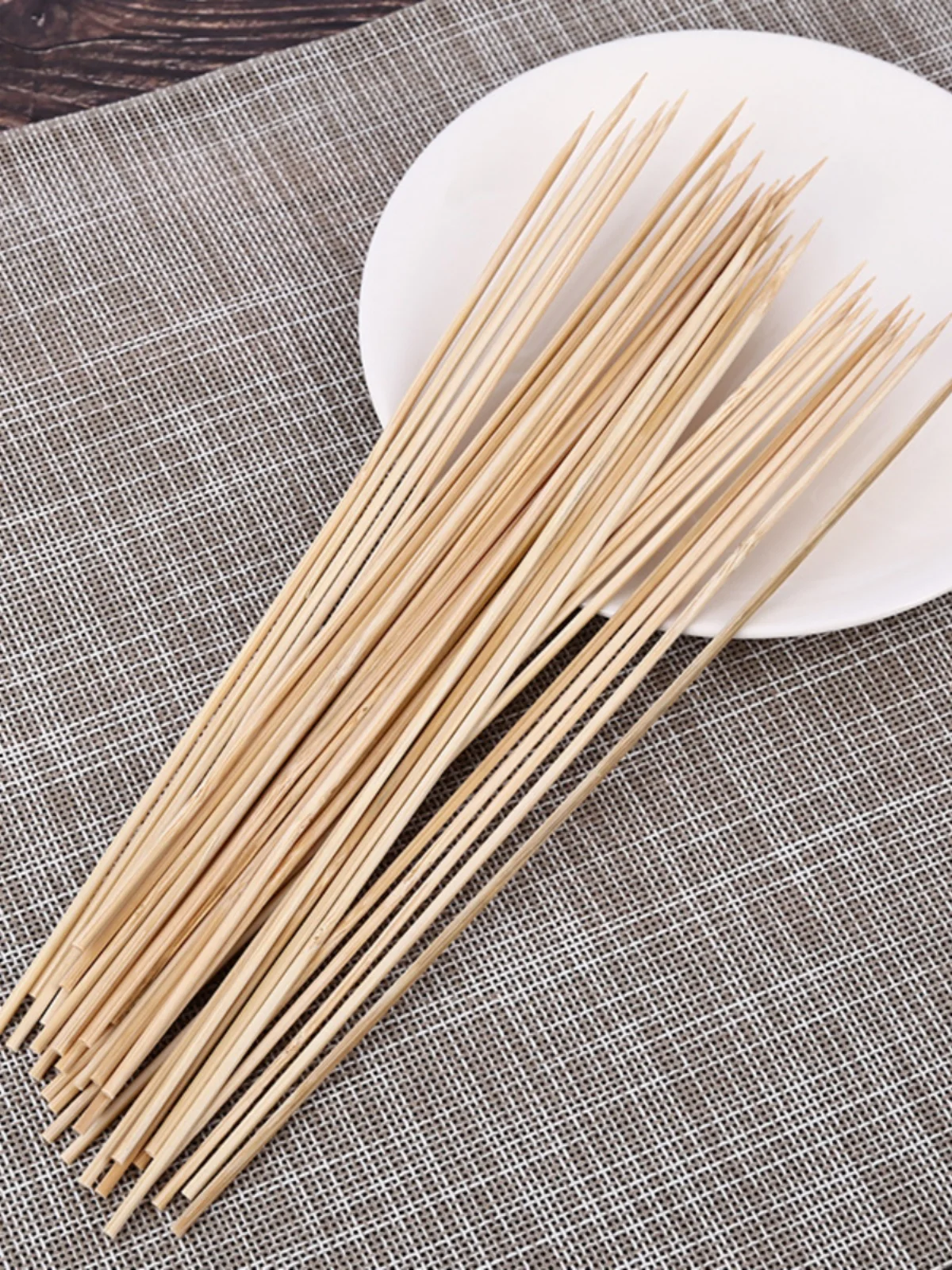 使い捨て竹串：焼き鳥・火鍋・串料理用の40cm・25cm・30cmサイズを50本入りで提供