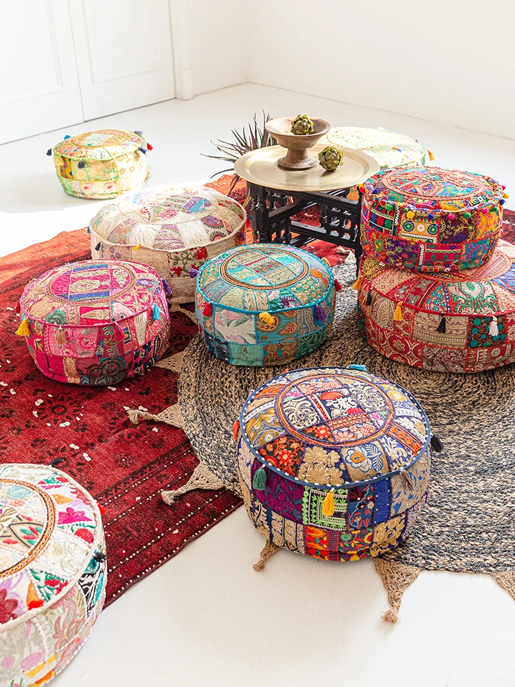 手作り刺繍の座布団：アメリカンスタイルが和室・リビングに届ける温かみのグッズ