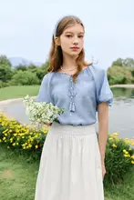 軽やかで透け感のあるシフォンブラウス【バルーン袖・フランス風デザイン・短袖】