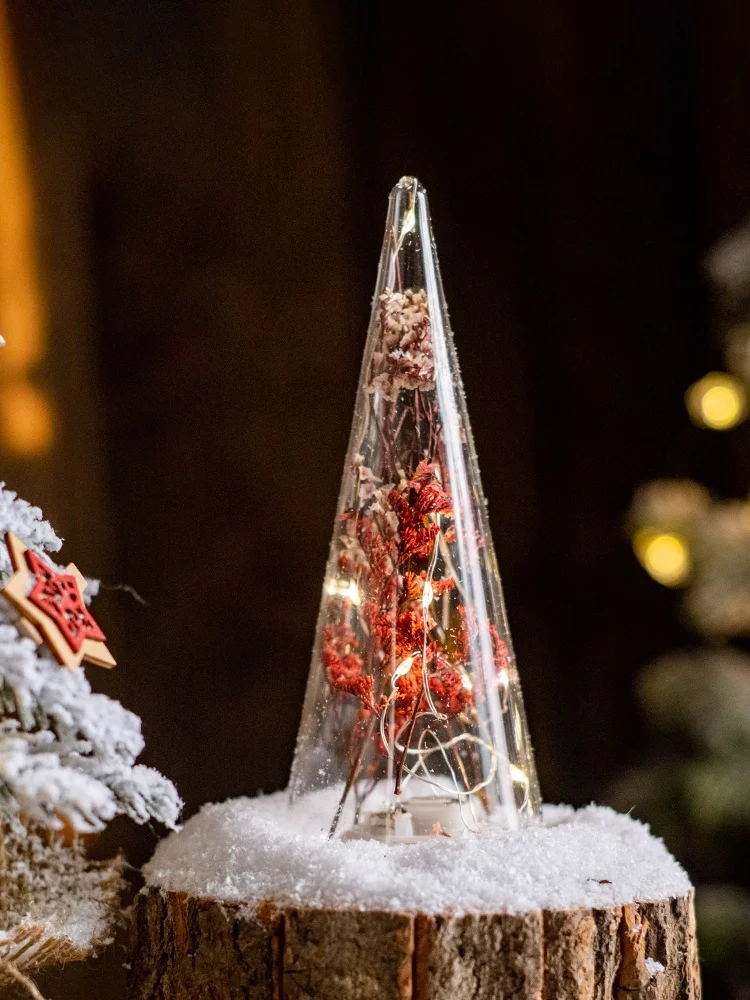 クリスマステーブルに差し込む、1つの光がもたらす温かさは？