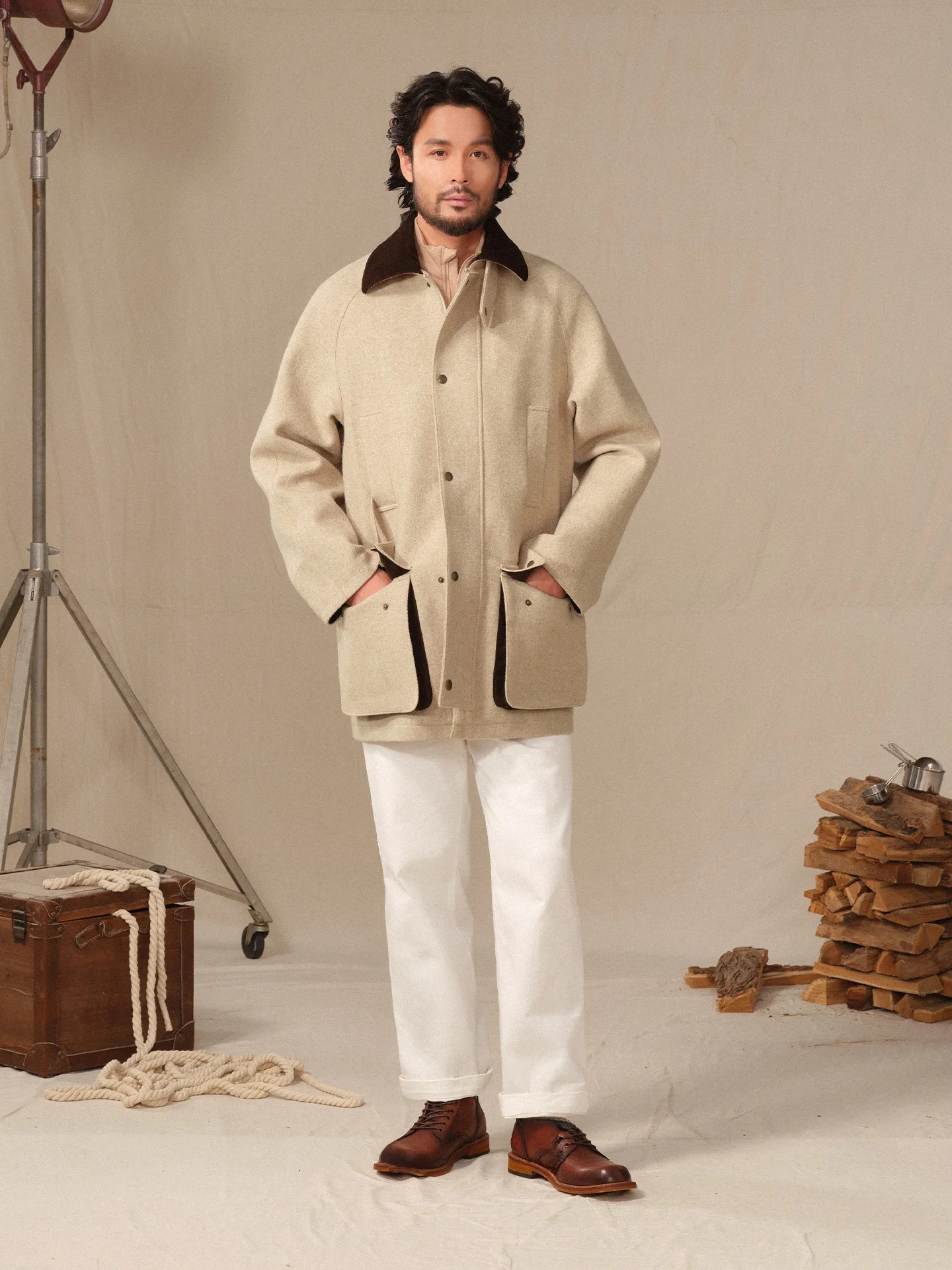 all weather parka とダウンジャケットの違いは？マウンテンジャケットでどんな場面に活かせるの？