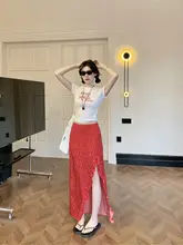 美式ロゴプリントTシャツ【ショートスリーブ・レッド・夏用】とフラワープリントスカート【ハイカット・カジュアル】（セットアップ対応）