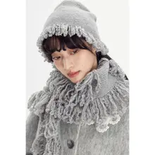 フワフワのフリンジ付き帽子とストライプのグレーなスカーフ【シンプルで柔らかなアイボリー】（セットアップ対応）