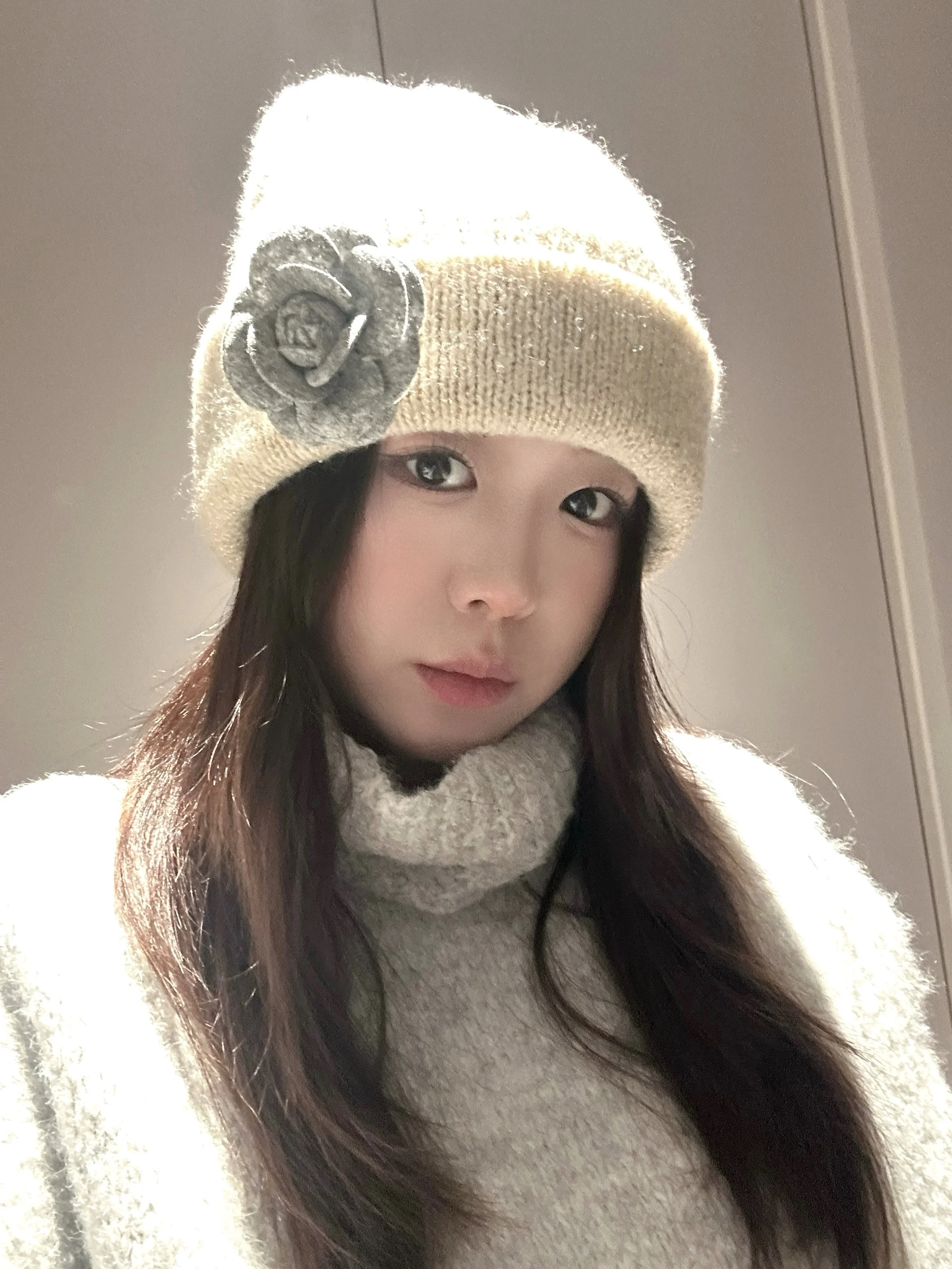 おしゃれな帽子を選ぶときに迷う？山茶花のキラキラニット帽が解決する理由とは