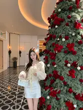 立体花模様のVネックニットセーター【春用・黄色・ウール・リボン付き】
