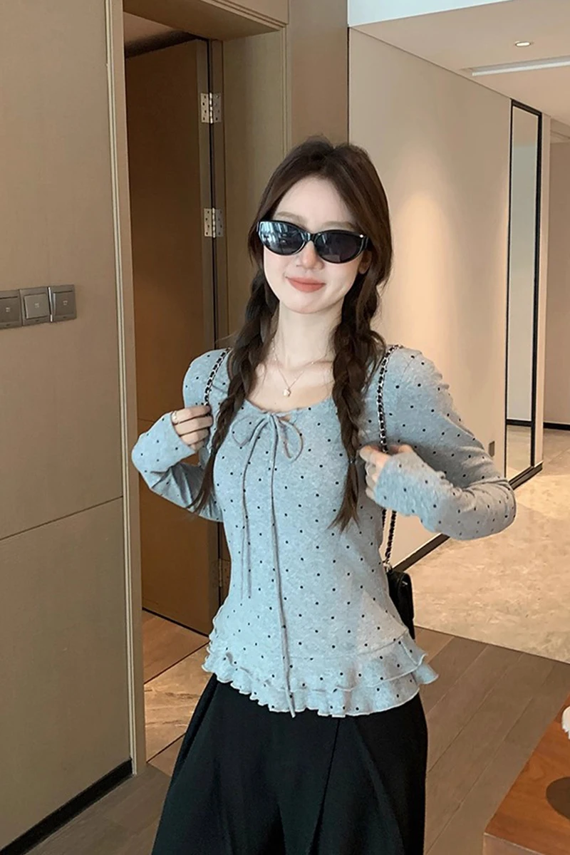 ドット柄フリル付き長袖Tシャツ【リボンデザイン・コットン・丸首】