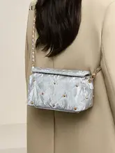 FOXER 枕型ショルダーバッグ【真皮・金属チェーン・高級感】