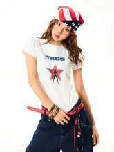 アメリカンスタイルの星柄プリント半袖Tシャツ【女性用・スリムフィット・ショート丈】