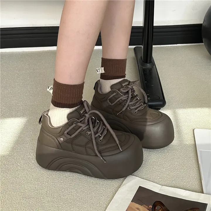 厚底の大きな頭の靴【軽量・かわいいデザイン・春用】