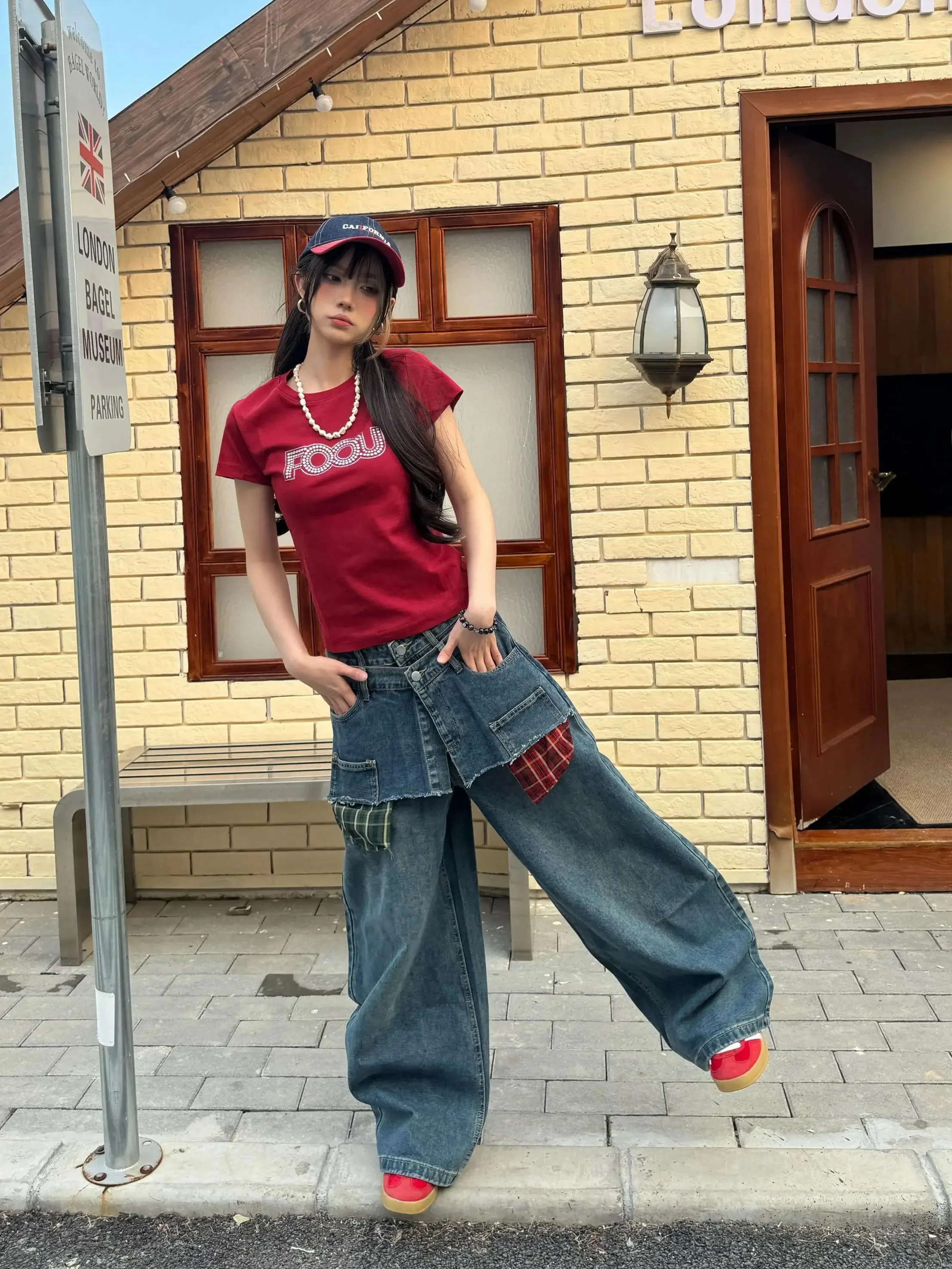 美しいデザインのデニムパンツ【レトロ風・チェック柄・ワイドレッグ・二重ウエスト】（セットアップ対応）