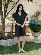 黒のVネックゆった  りフィットベビーサイズ短袖ワンピース（セットアップ対応）