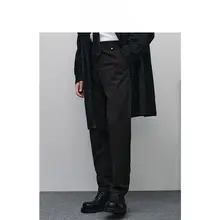 ブラック通勤スタイルのスリムパンツ【春夏用】