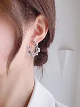 紫色のクリスタルピアス【デザイン感ある高級感・華やか】