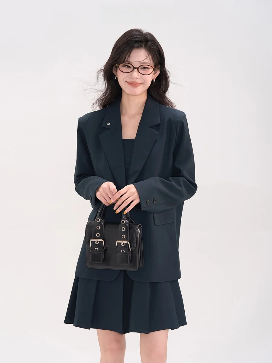 20代後半の年相応の服装はどう選ぶ？通勤スタイルにふさわしいジャケットの選び方