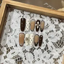 モカカラーのドット模様ネイル【秋冬向け・フレンチスタイル・手作り】