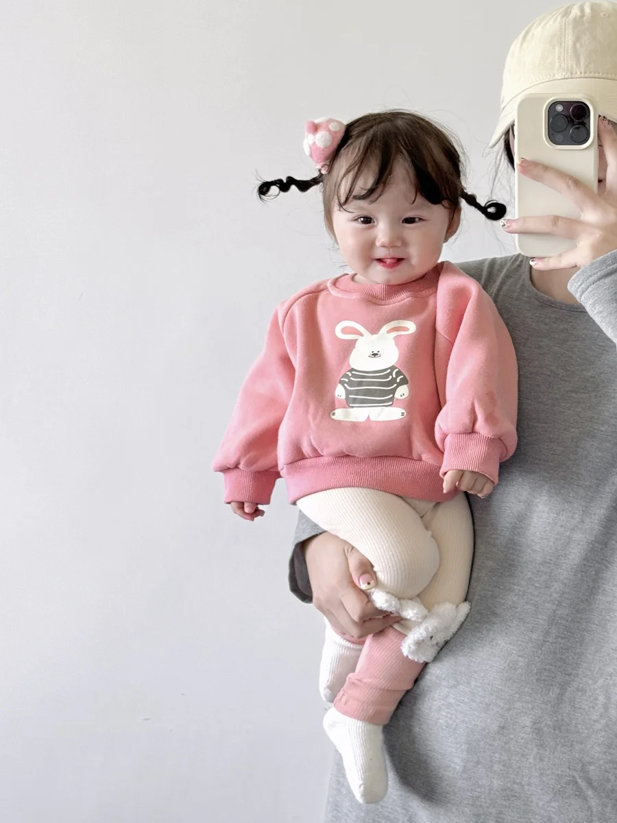 子供用ウサギ柄フリーススウェットとレギンスセット：秋冬に最適なかわいら  しいデザイン