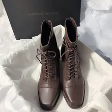 極上の柔らかさのレディースショートマーティンブーツ【粗いヒール・レザー・レースアップ・スクエア  トゥ】