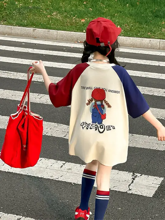 プリンセスデザインの女児用短袖Tシャツ【カートゥーン・ルーズフィット・肩掛けスタイル】（セットアップ対応）