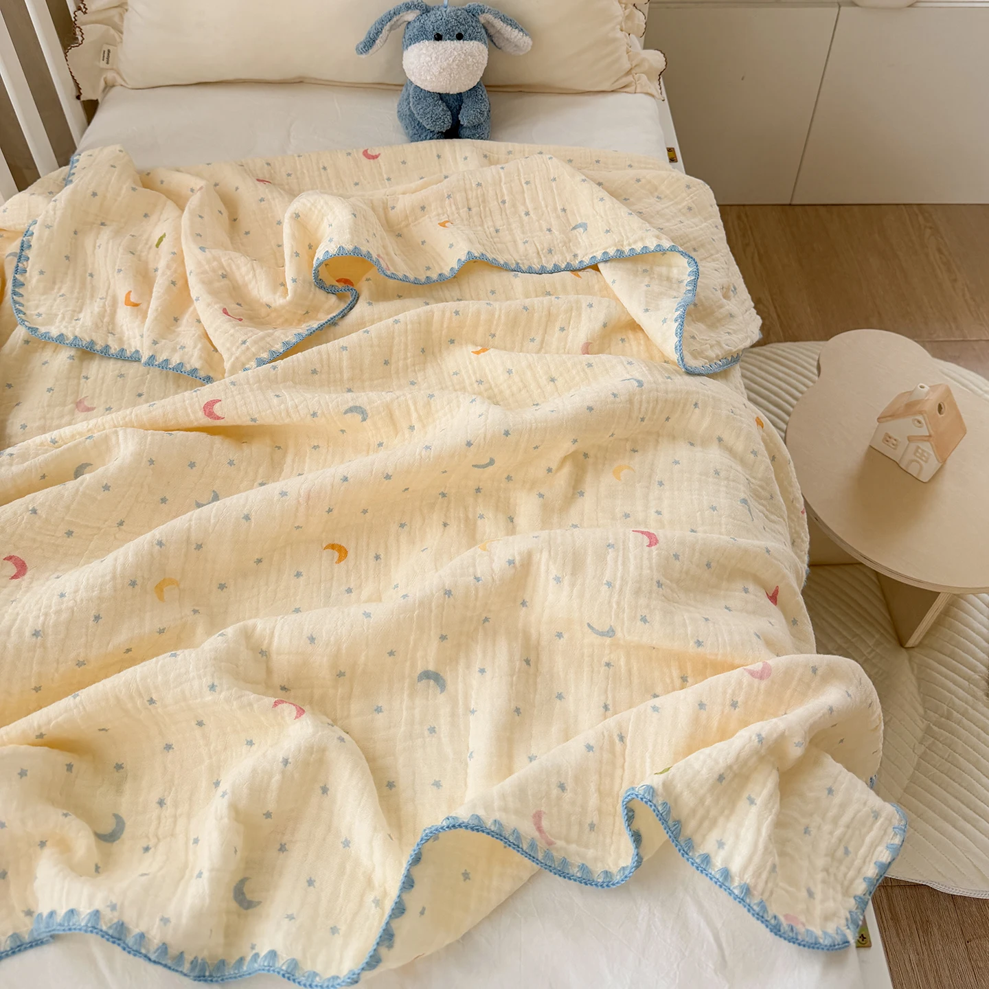 赤ちゃん用のマットやおむつ、ベビーベッドなど、日常に溶け込むアイテム選びのベストな取り入れ方は？