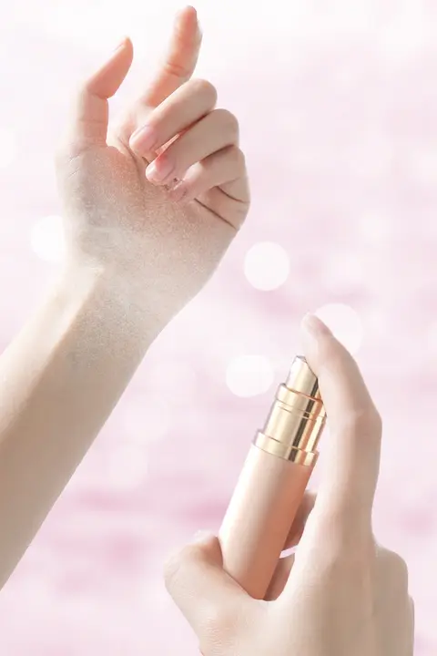 香水用 5ml 押し出し式ミニボトル【高級感・携帯用・旅行用】