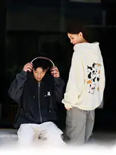 可愛い猫柄デザインのファスナー付きフードパーカー【毛巾素材・ユニセックス】（セットアップ対応）