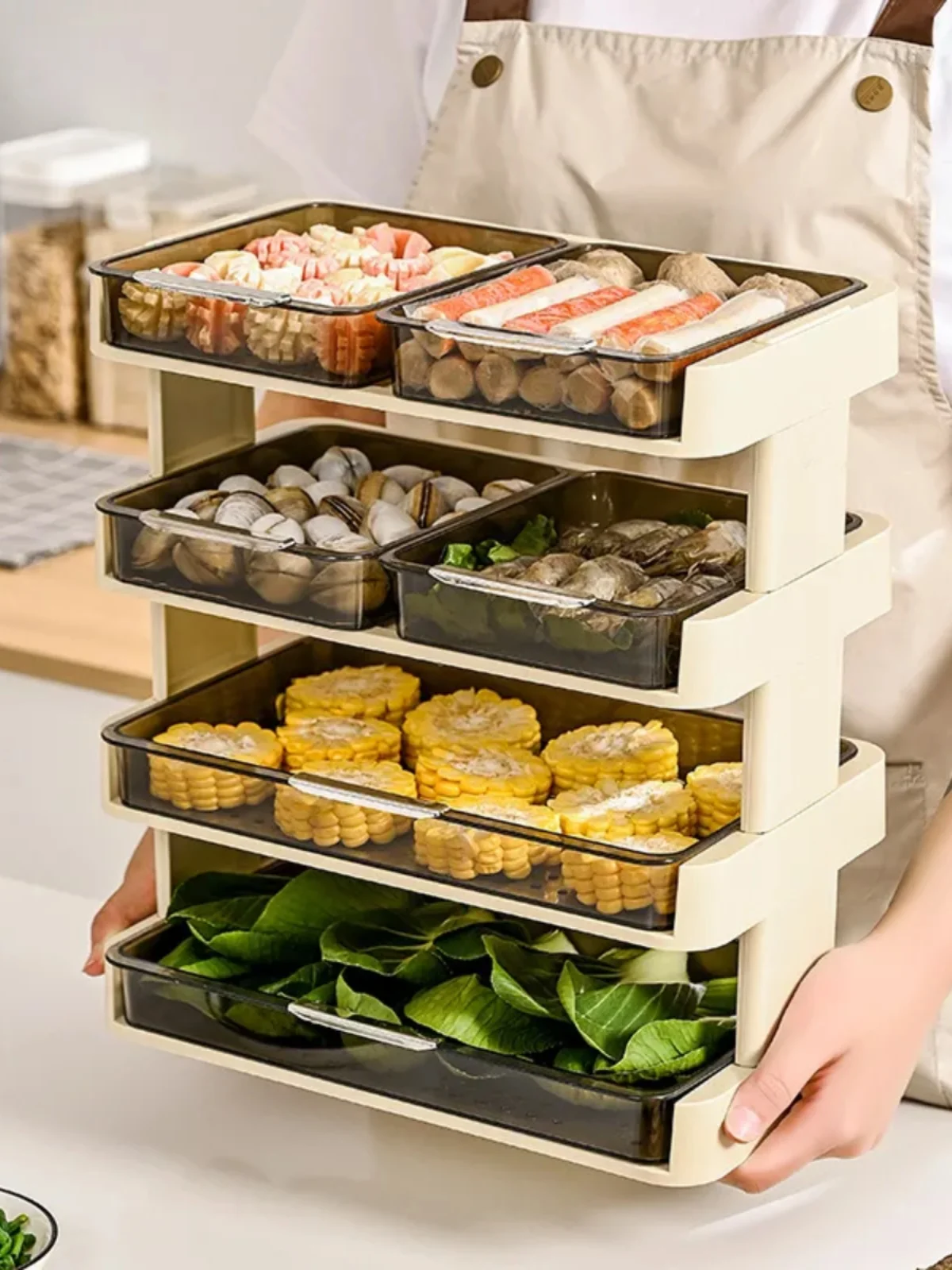 キャンプのキッチン収納に欠かせない「多層式トレー」は、どう選ぶ？