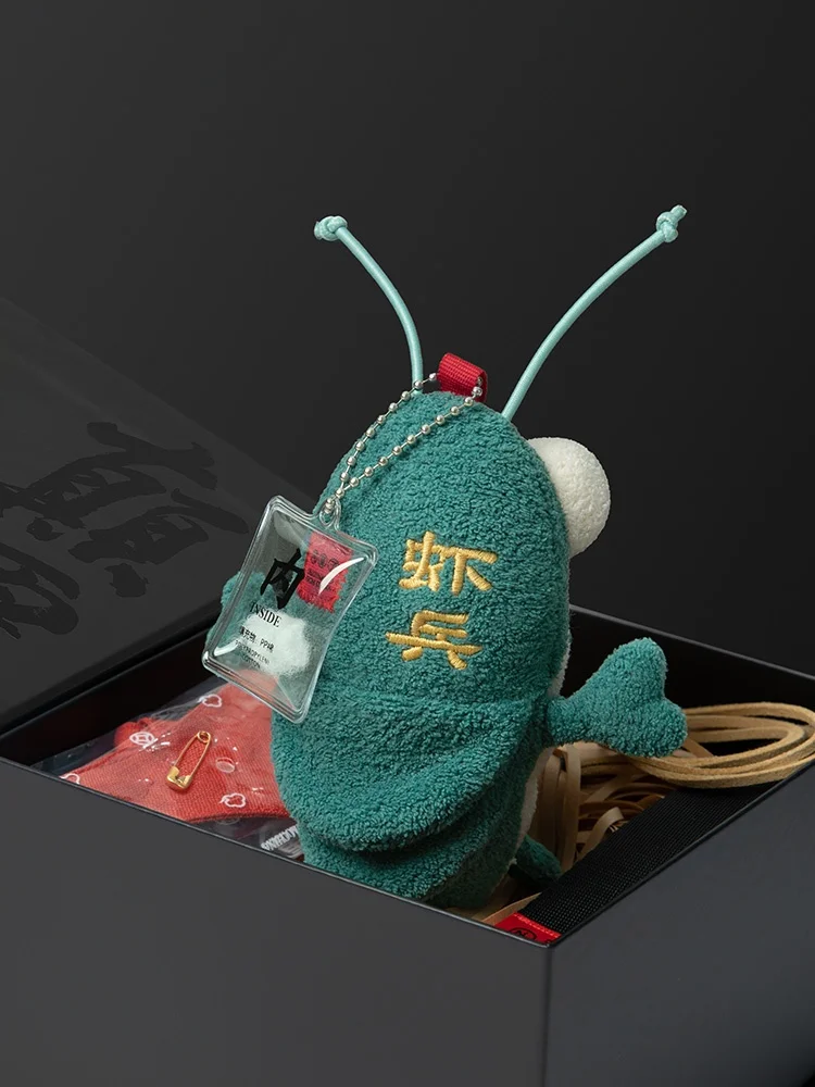 外遊び グッズで心を癒すには？シュリンプキャラクターのキーホルダーがおすすめの理由