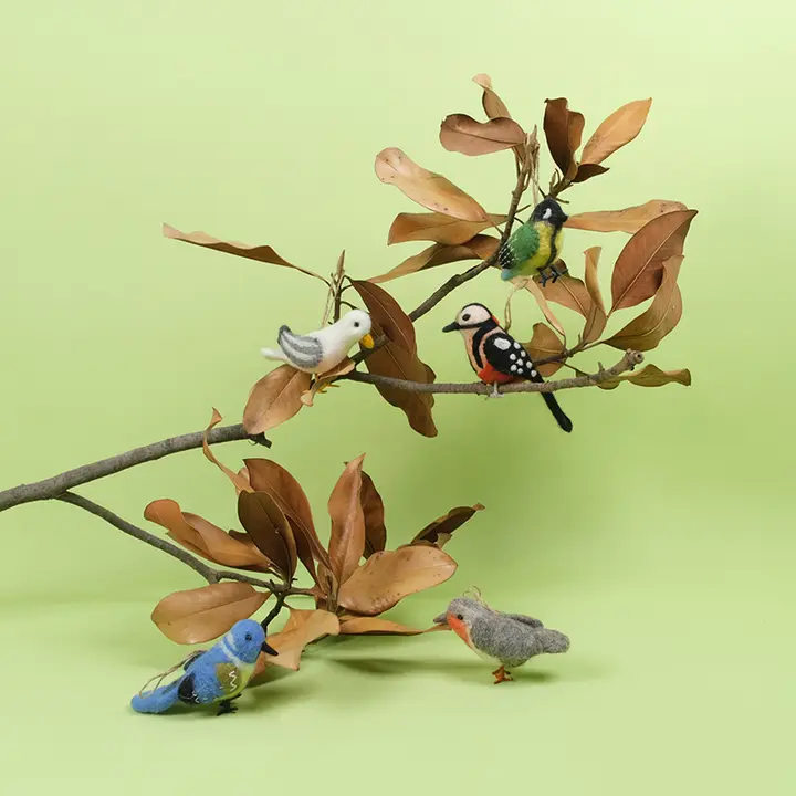 ネパール製 フェルト小鳥のキーリング【ボヘミアンスタイル・手作り飾り】
