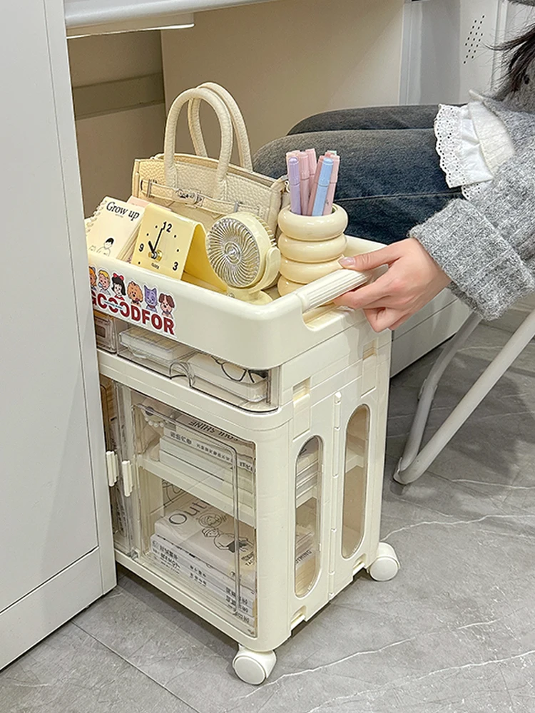 家庭用絵本ラック：移動式で柔軟な収納を実現するクリーム風書棚