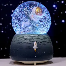 宇宙飛行士のクリスタルボール音楽ボックス【雪が舞う・誕生日プレゼントに最適】