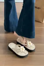 白色の高級感ある防滑厚底ビーチサンダル【女性用・夏季・スカートに合う・ヒールアップデザイン】（セットアップ対応）