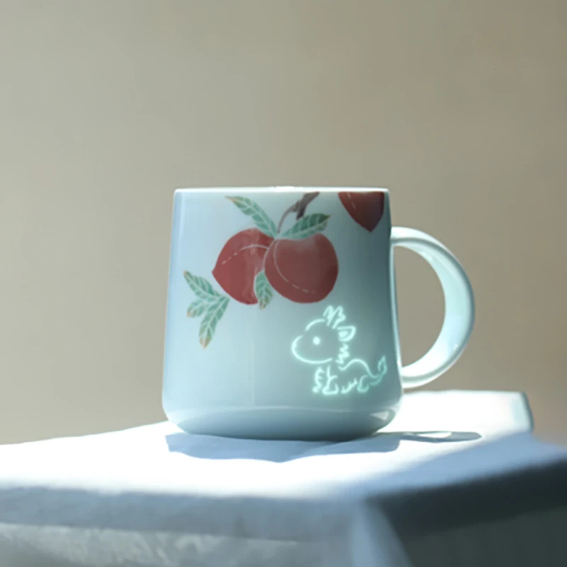 手描き陶器製の干支ドラゴンカップ：限定記念品としてのデザインと価格の実態