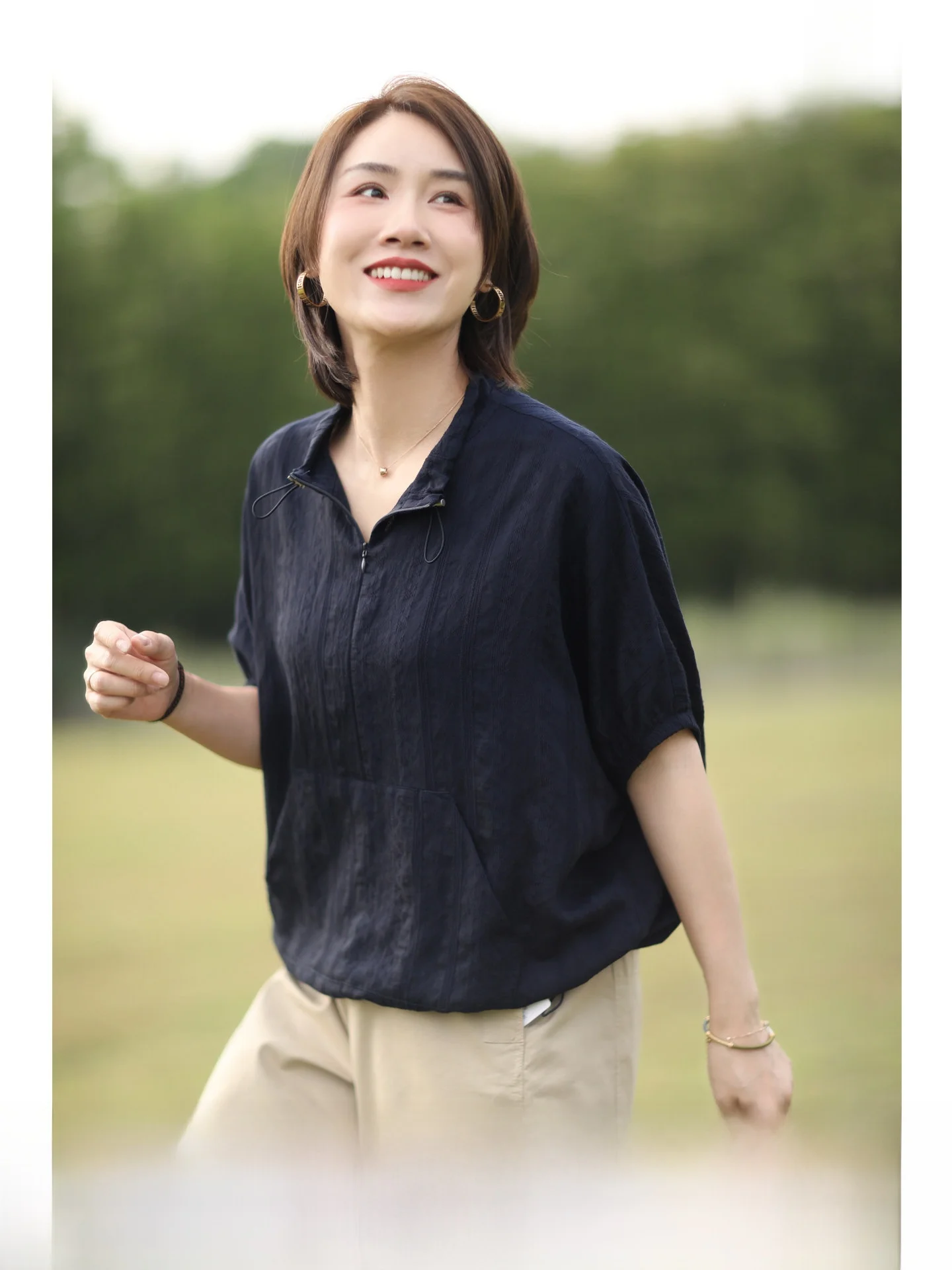 ブラトップティーシャツは、本当に「着るだけで心が軽くなる」アイテムなの？