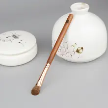 大ぶりアイシャドウブラシ【動物毛・ぼかし用・多目的】