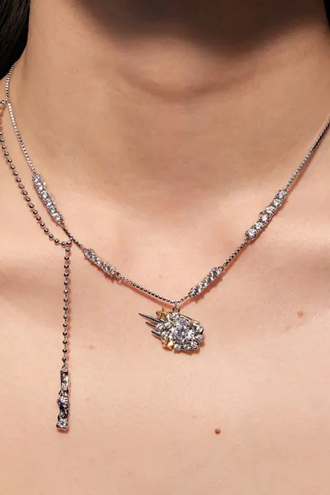 流麗なデザインの流し飾りネックレス【軽やかでスタイリッシュ・女性用・チョーカーチェーン】