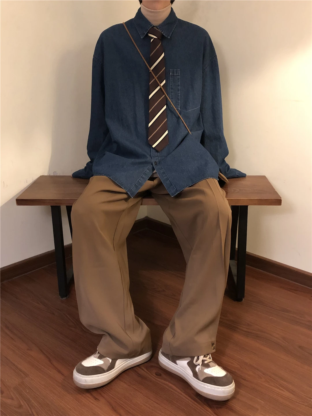 シャツイン メンズ コーデで失敗しない方法は？