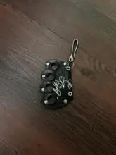 キーホルダー 本革 手刺繍 ナックルモチーフ ウエストチャーム バッグチャーム アクセサリー